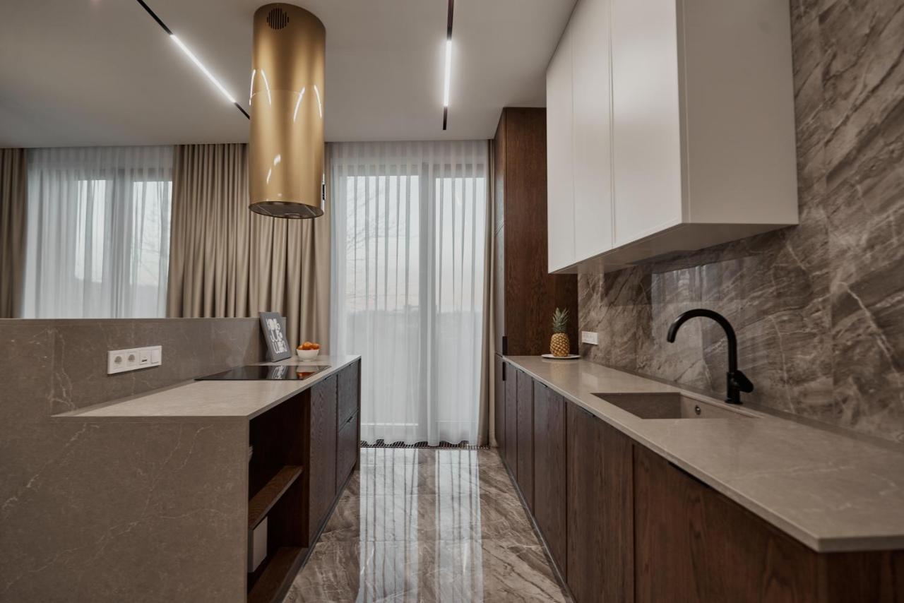 Kostjukowski Apartments Avalon Lviv Kültér fotó
