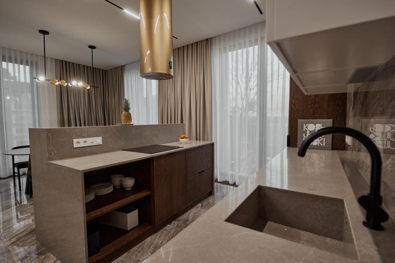 Kostjukowski Apartments Avalon Lviv Kültér fotó
